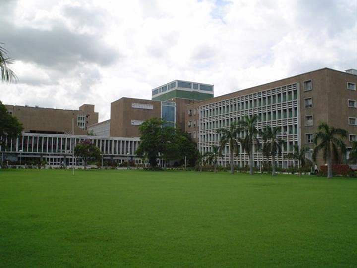 AIIMS New Delhi campus building